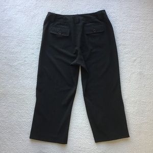 DRESS BARN SIZE 12 BLACK CAPRI PANTS